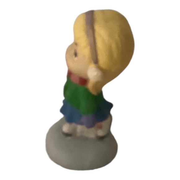 Vintage Tender Times Girl Ice Skating Figurine - Picture 5 of 6